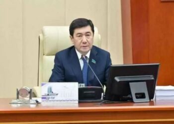 Қошанов: Парламент Үкіметтен ғана күтіп отырмай, қажет заңнамалық өзгерістерге бастамашы болуы керек