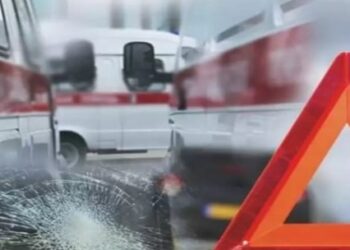 Алматы маңында автобус пен жеңіл көлік соғысып, екі адам ауруханаға жеткізілді