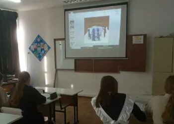 Мәжіліс депутаты сынып жетекшілерінің орнына арнайы маман алуды ұсынды