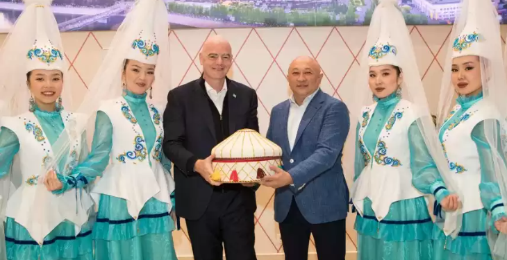 FIFA президенті Астанаға келді