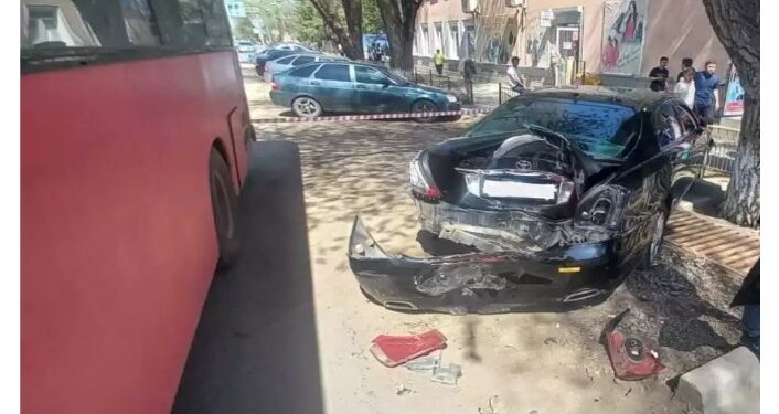 Оралда автобус қағып кеткен 58 жастағы әйел көз жұмды