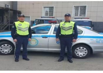 Өскеменде көпірден секіріп өлмек болған 23 жастағы жігіт құтқарылды