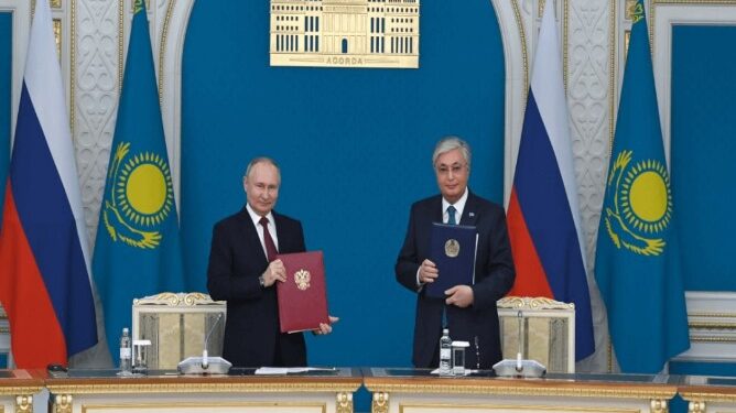 Тоқаев пен Путин қандай құжаттарға қол қойды