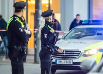 Гамбургте Хэллоуин кезінде жүздеген адам бүлік шығарды
