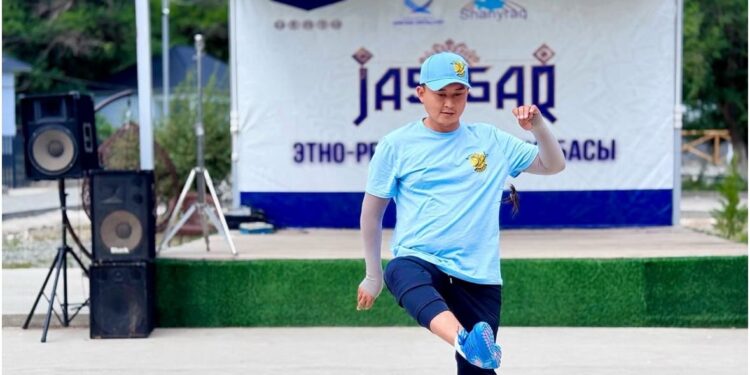 Дәстүр мен мергендіктің, күш пен ептіліктің үйлесімі