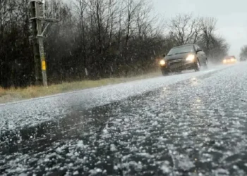 Қазақстанның қай өңірлеріндегі тасжолдарда көктайғақ болуы мүмкін: жүргізушілерге ескерту жасалды
