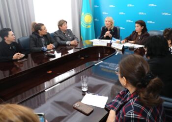 Общественники и активисты Алматы высказались в поддержку новой Конституции