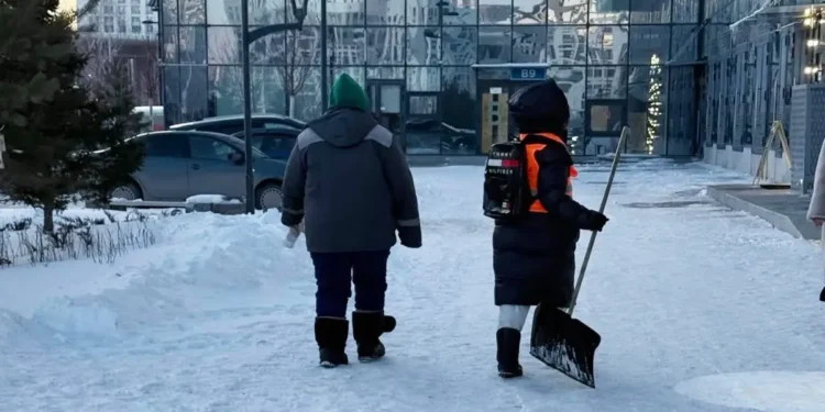 Елордада «Астана Тазалықтың» атын жамылған адамдар қайыр тілеп жүр