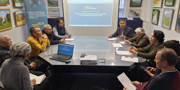 Өнер өкілдері жаңа Конституцияны қолдайтынын білдірді