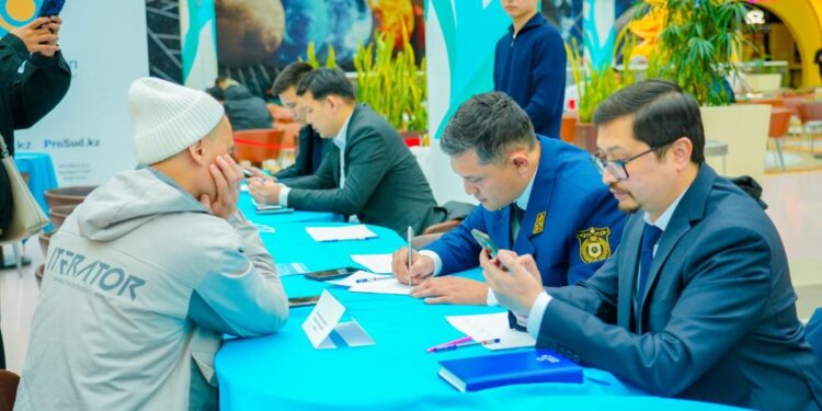 «Народный юрист»: жителям Астаны оказали бесплатную юридическую помощь