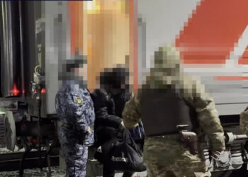Қазақстанға іздеуде жүрген күдікті Ресейден қайтарылды